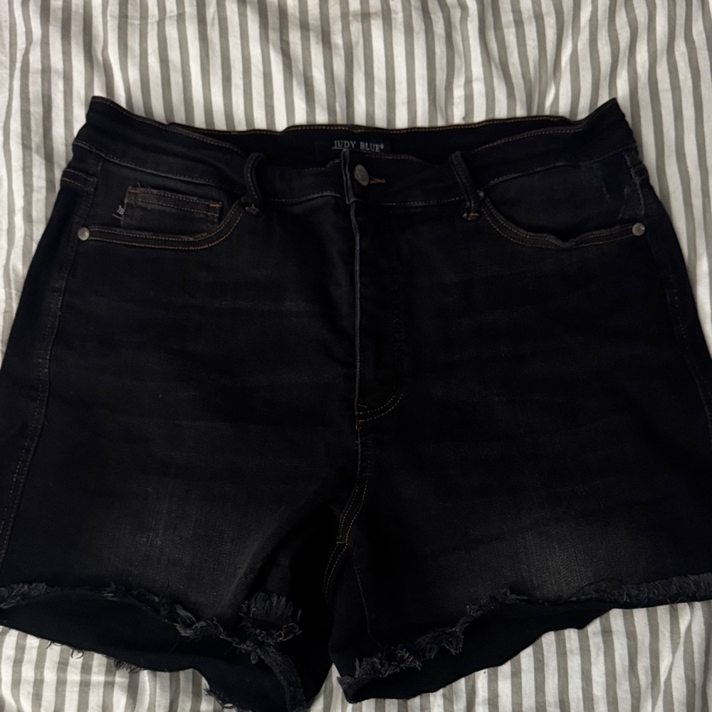 Judy Blue Women's Black Denim Shorts